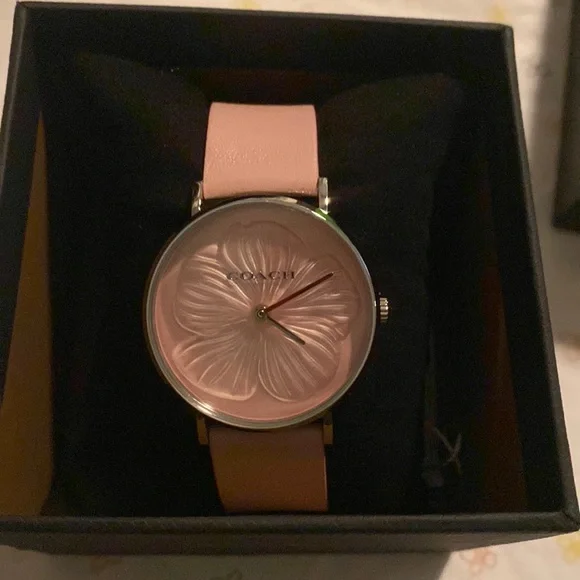 Coach watch NWT Amazon.com: COACH Cadie Women main image 3